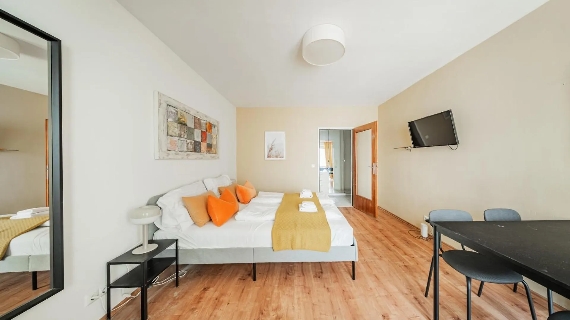 Apartment Studio Next To Karlskirche Vienna