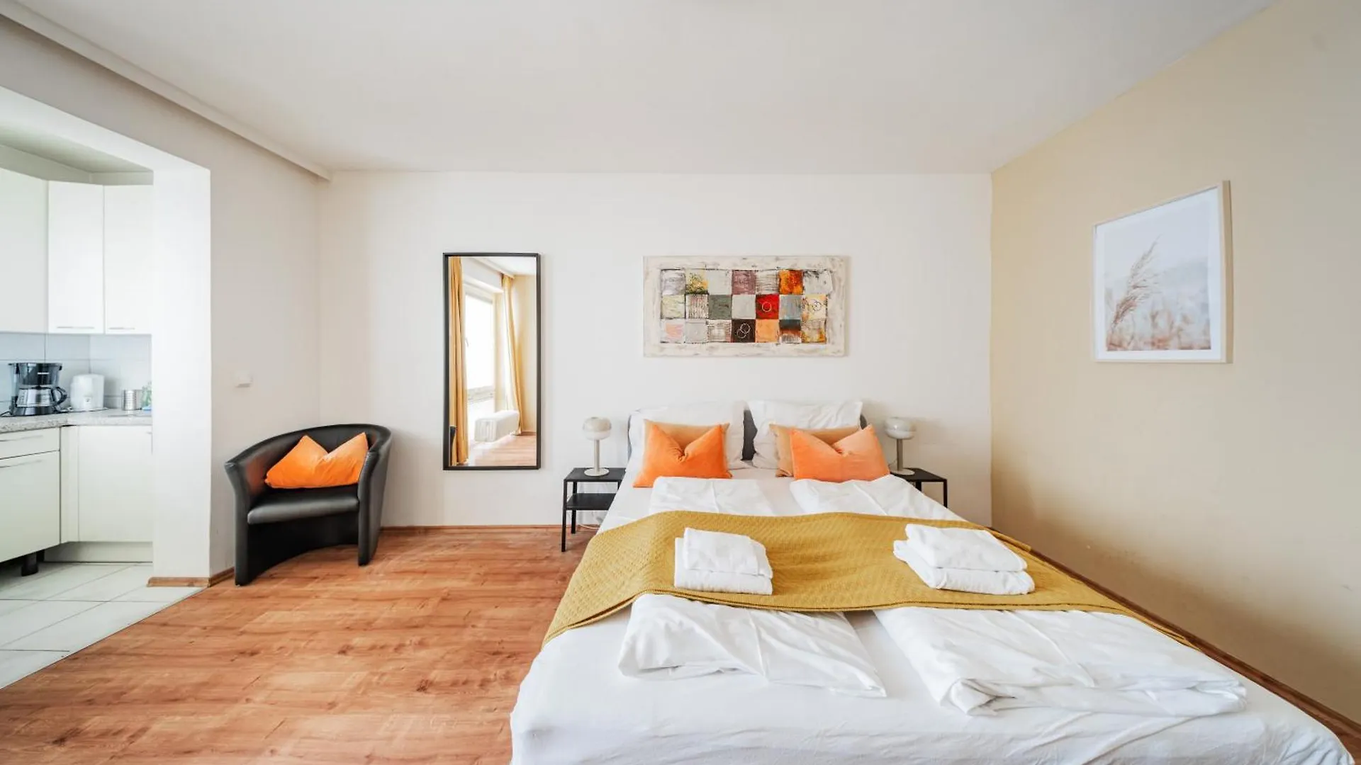 Studio Next To Karlskirche Vienna Apartment