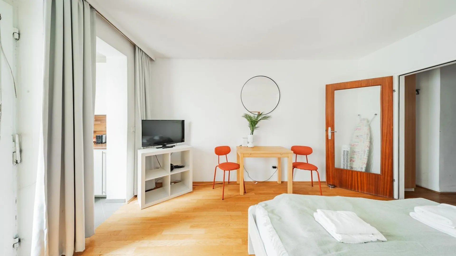 Studio Next To Karlskirche Vienna