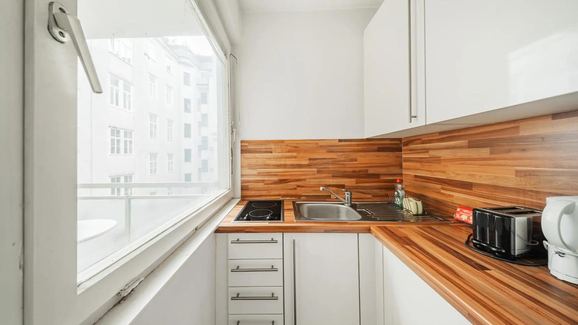 Apartment Studio Next To Karlskirche Vienna