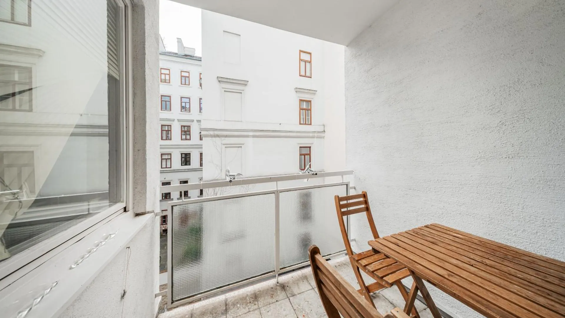 Studio Next To Karlskirche Vienna