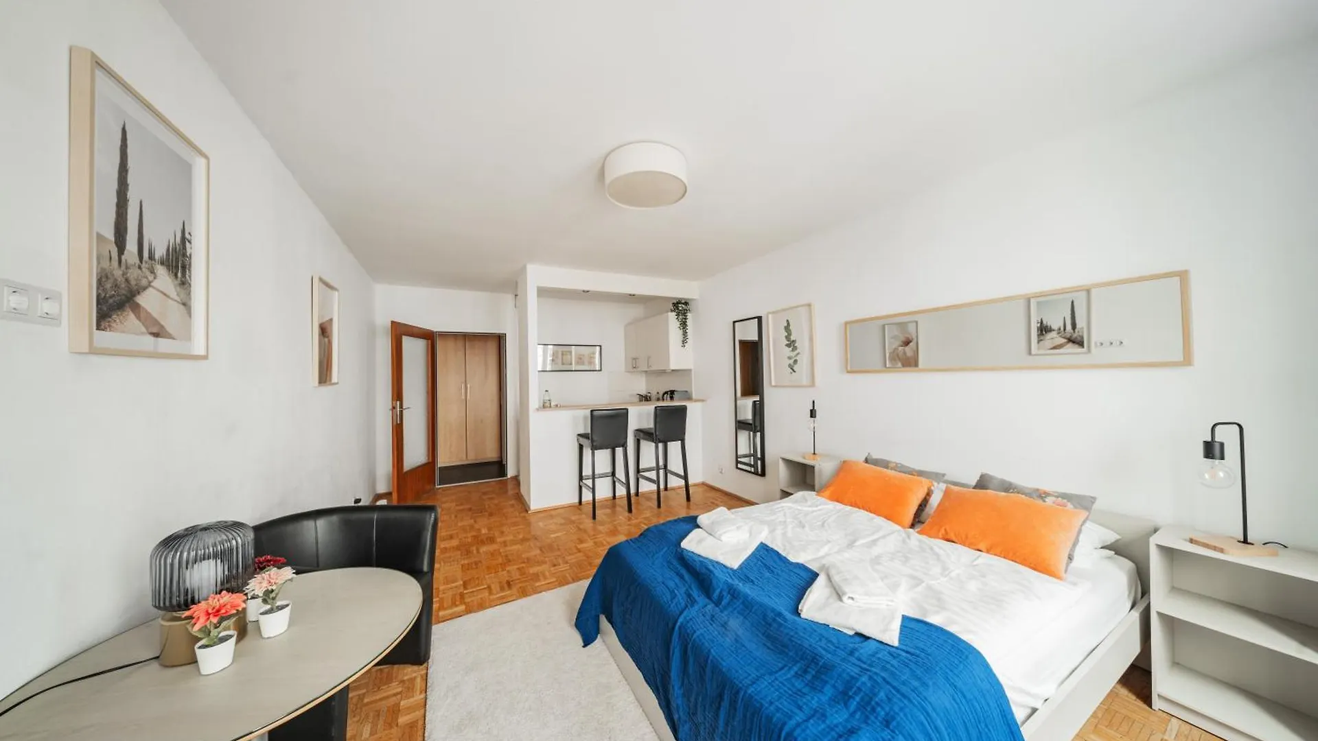 Studio Next To Karlskirche Vienna Austria