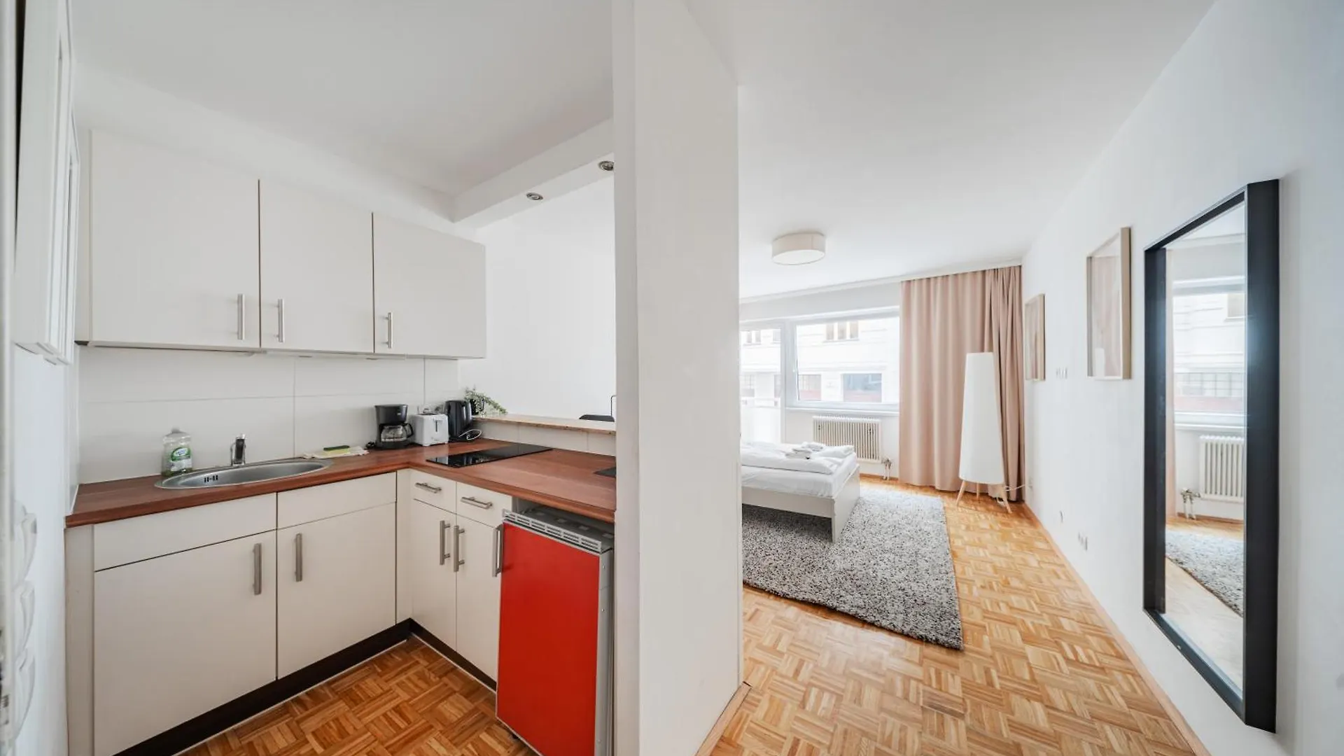 Studio Next To Karlskirche Vienna Apartment