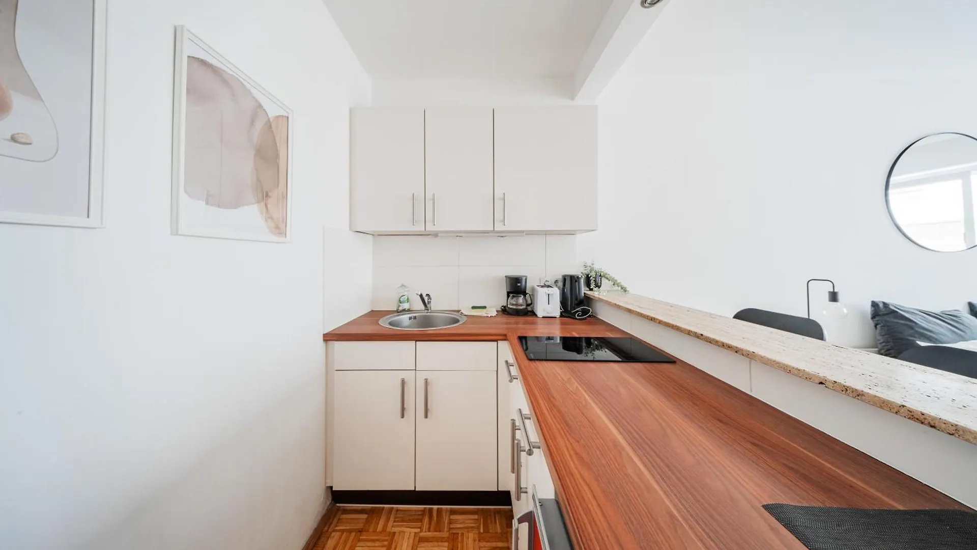 Apartment Studio Next To Karlskirche Vienna