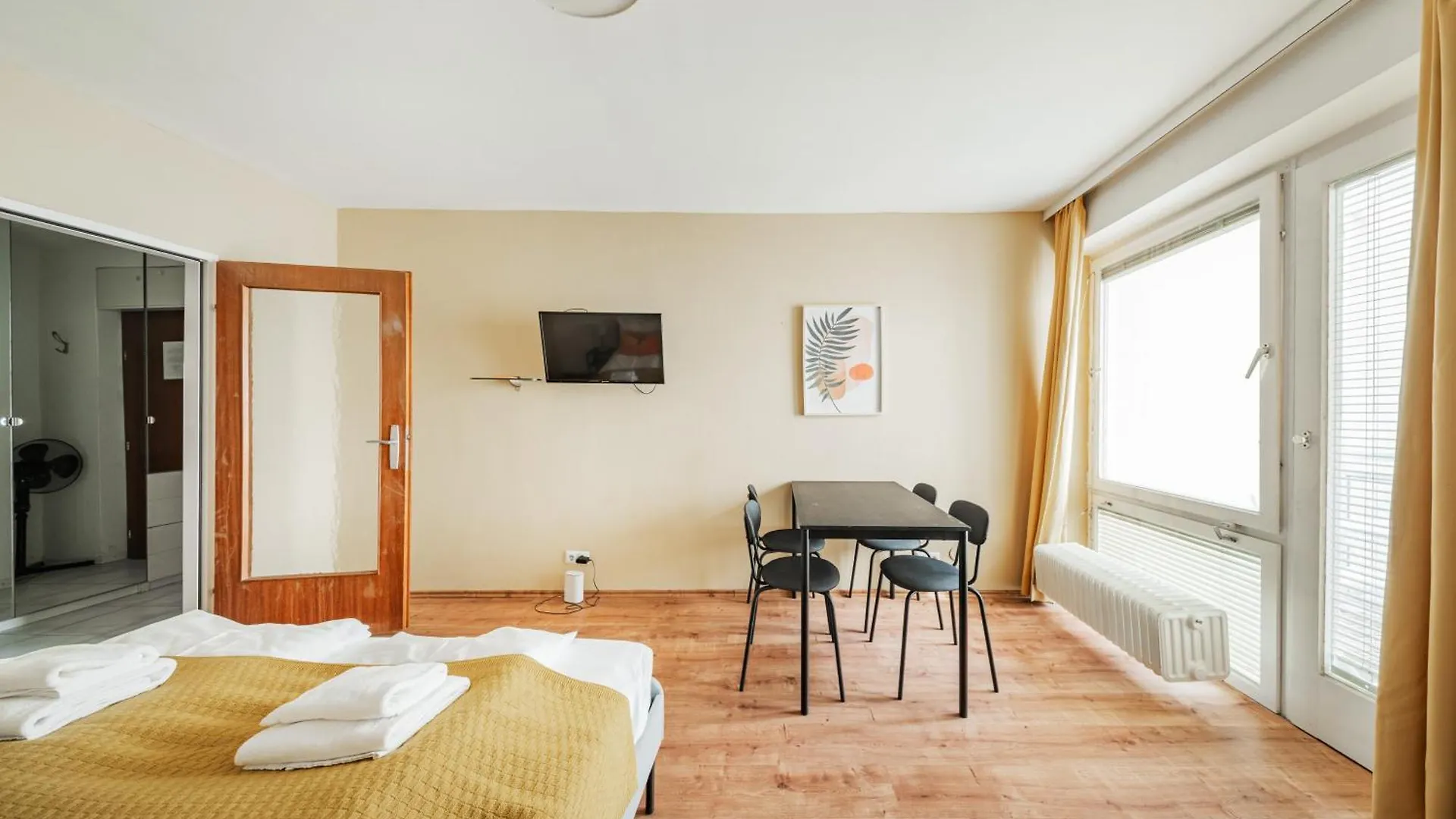 Studio Next To Karlskirche Viena Austria